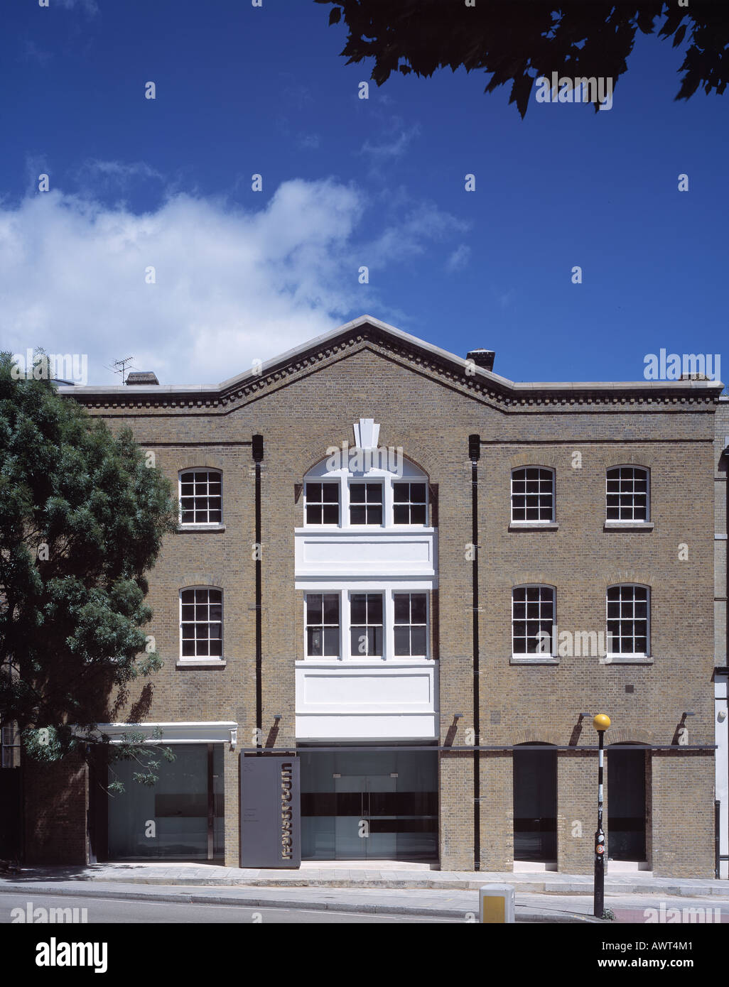Guardian Observer NEWSROOM, ARCHIVE AND VISITOR CENTRE FOR THE GUARDIAN & THE OBSERVER ...