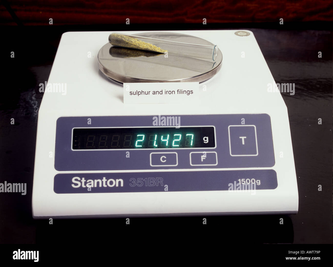 Iron filings sulphur hires stock photography and images Alamy