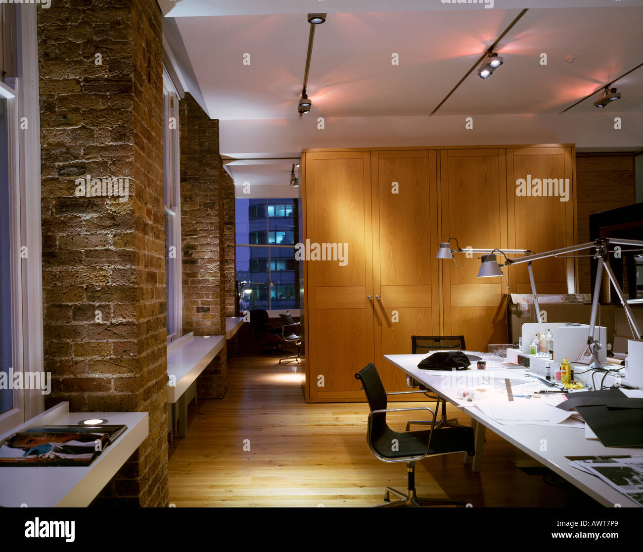 MARK THOMPSON STUDIO/NIGHT SHOTS, LONDON, UK Stock Photo