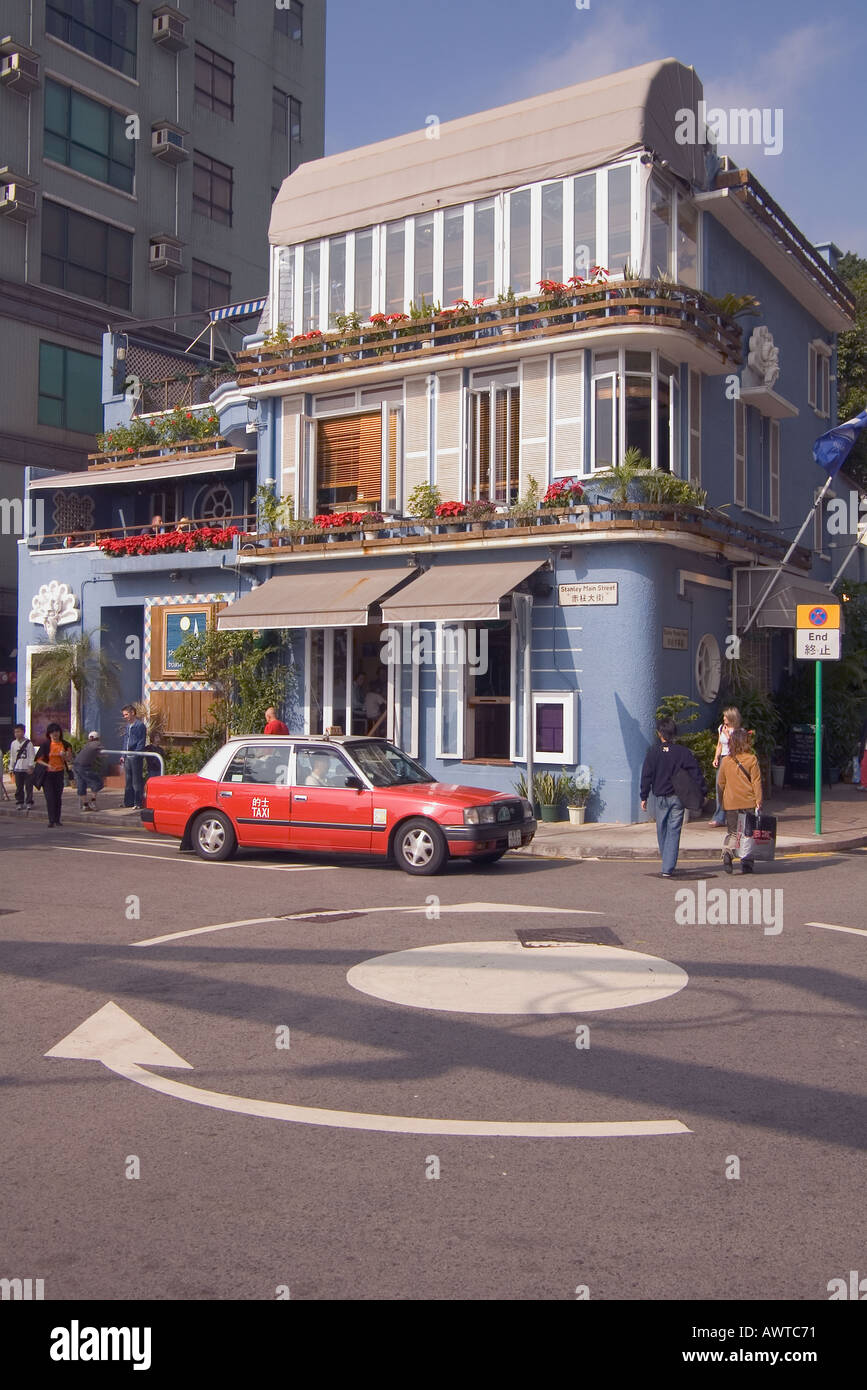 dh  STANLEY HONG KONG taxi boathouse restaurant village seafront main street cab travel cafe Stock Photo