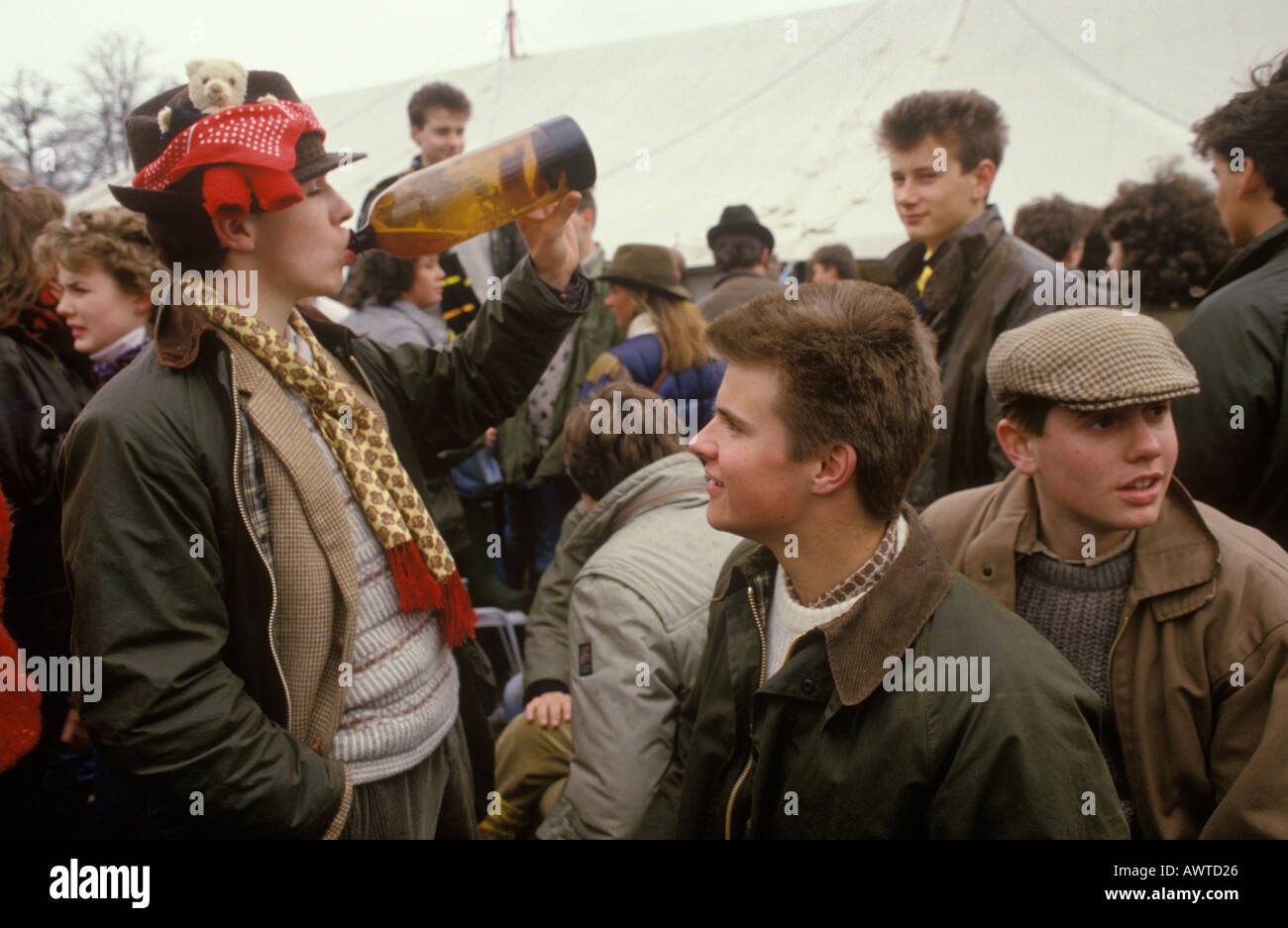 1980s fashion teenagers hi-res stock photography and images - Alamy