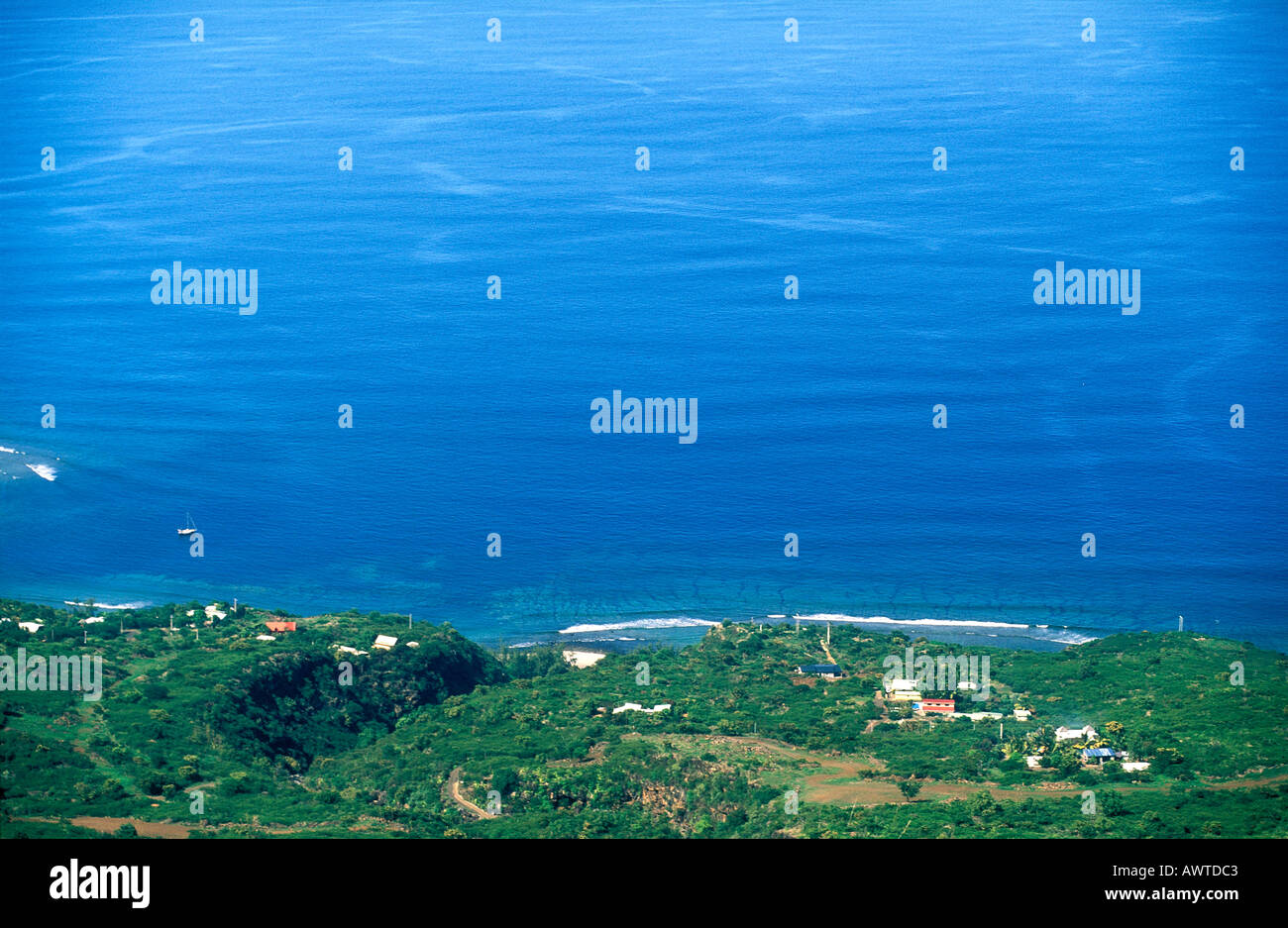 Paragliding in Indian Ocean Reunion Island Stock Photo - Alamy
