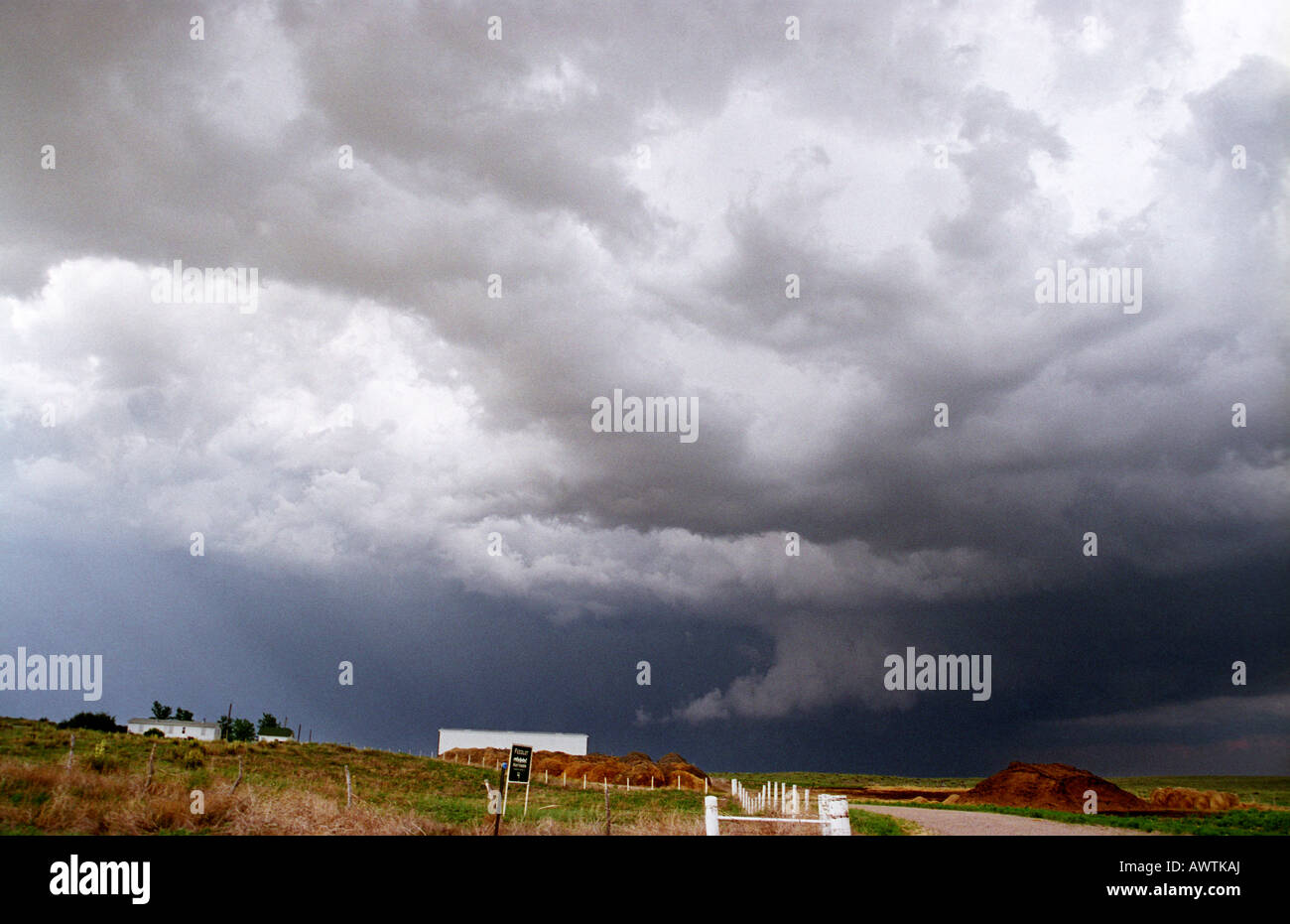 A wall cloud in rural northcentral Nebraska June 2004 Stock Photo - Alamy