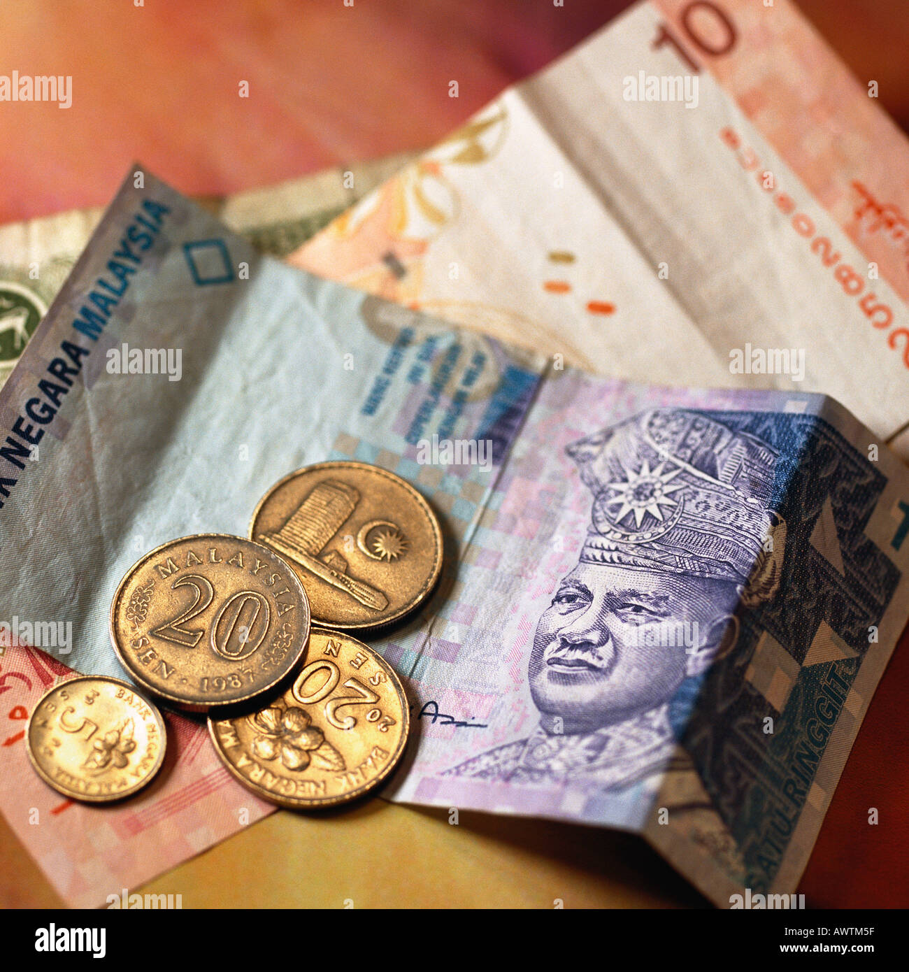 Malaysian ringgit to indian rupees deals