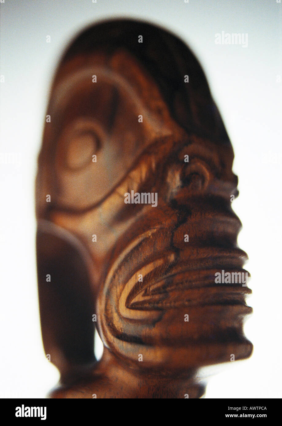 Tiki carvings hi-res stock photography and images - Alamy