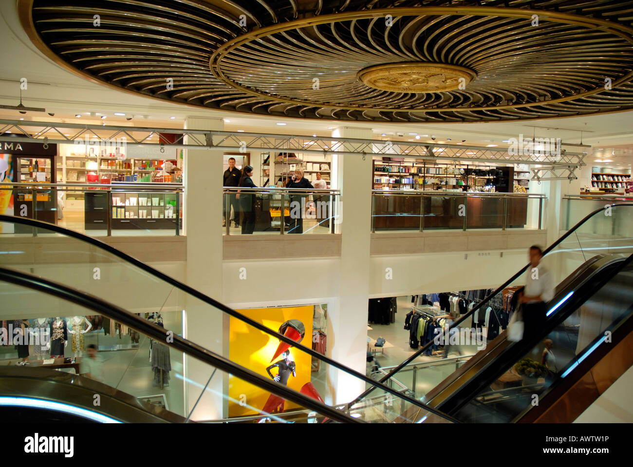 Selfridges Map Selfridges london hi-res stock photography and images - Alamy