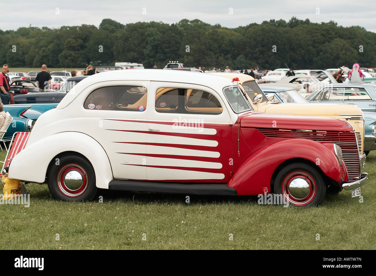 hot rod street car custom customised scallop paintjob paint painted
