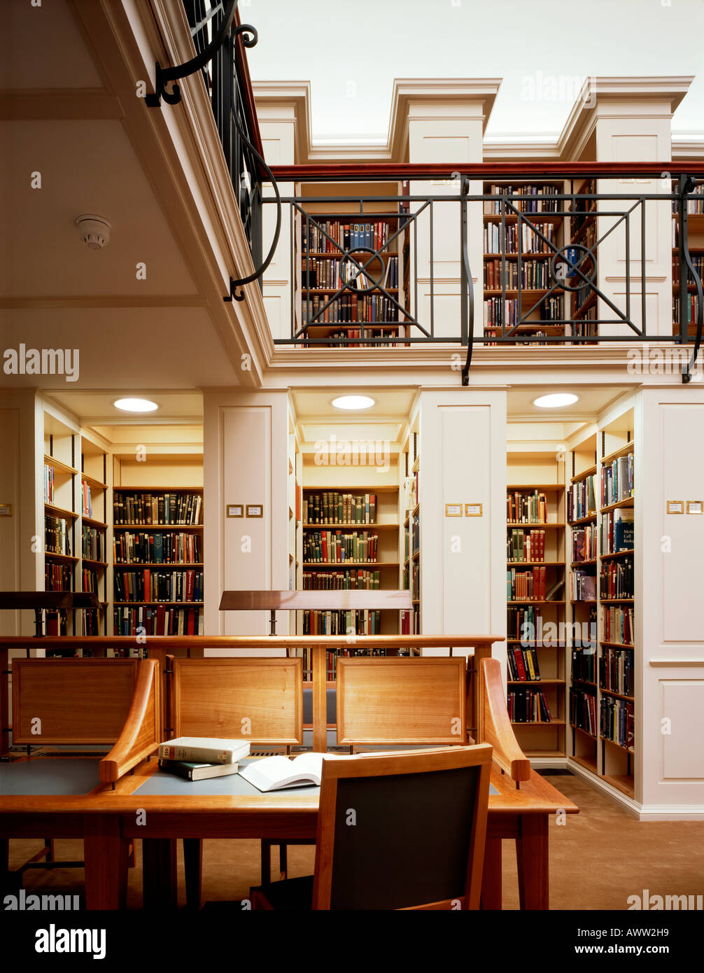 PETER HOUSE COLLEGE LIBRARY CAMBRIDGE, CAMBRIDGE, UK Stock Photo