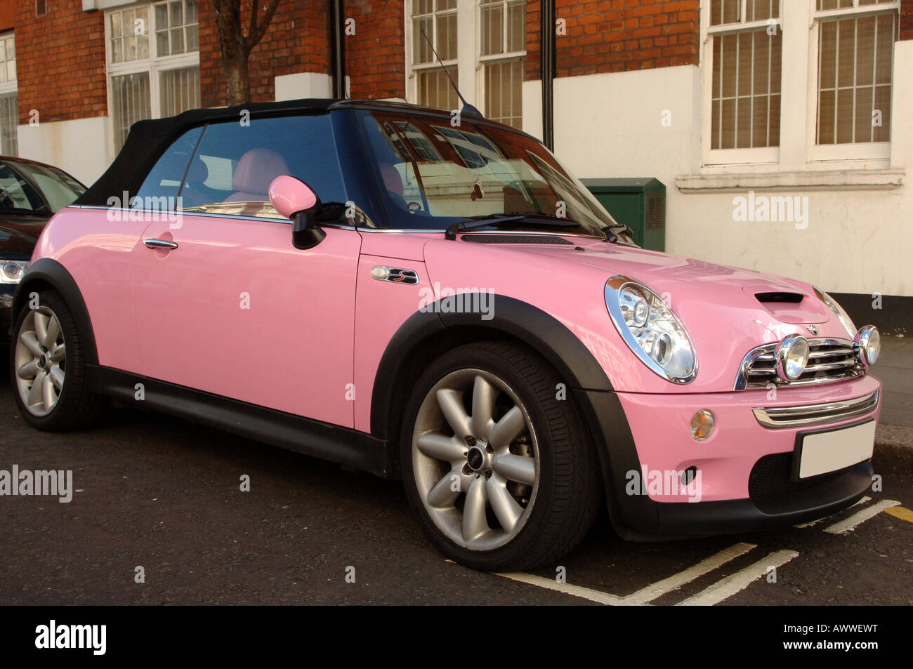 Pink mini cooper car hi-res stock photography and images - Alamy