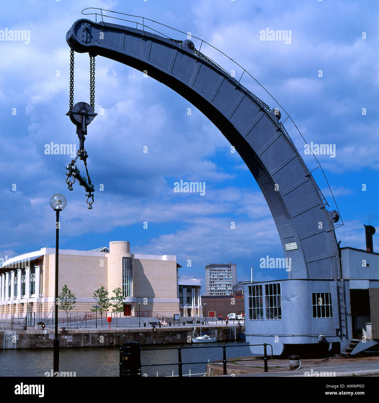 Industrial crane bristol hi-res stock photography and images - Alamy