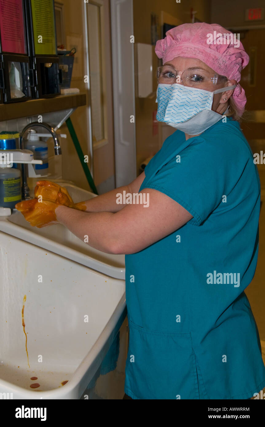 Surgical Hand Scrub High Resolution Stock Photography and Images Alamy
