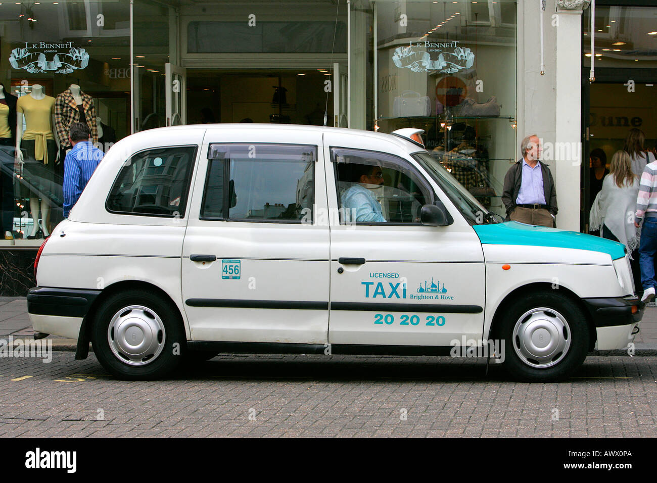 Brighton taxi hi-res stock photography and images - Alamy