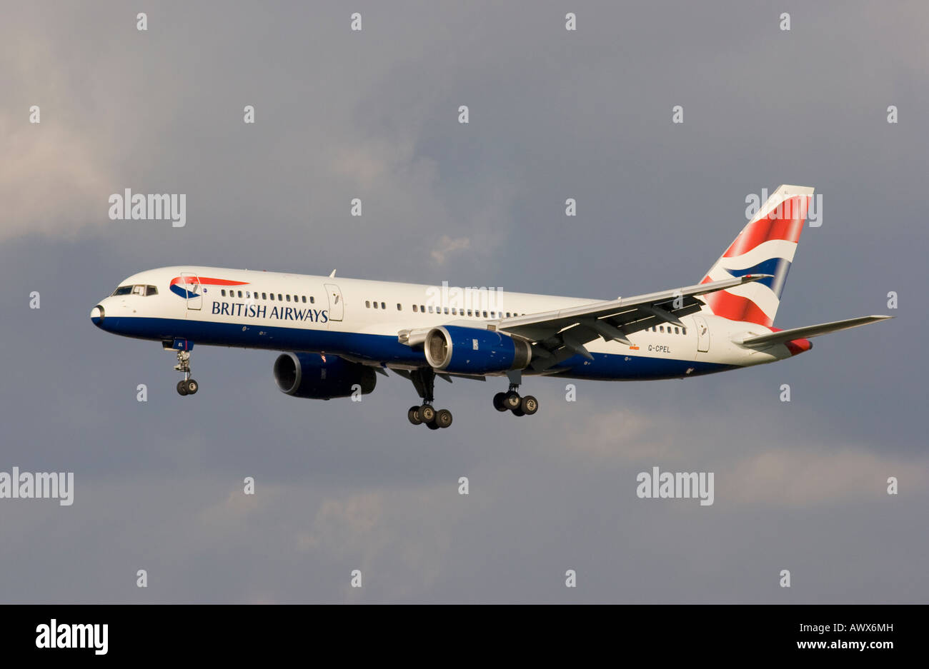 British Airways Boeing 757-336 landing at London Heathrow Stock Photo