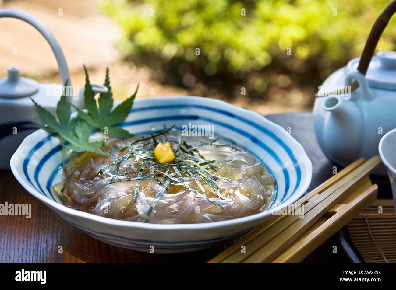 Seaweed gelatin strips in tangy broth Stock Photo Alamy