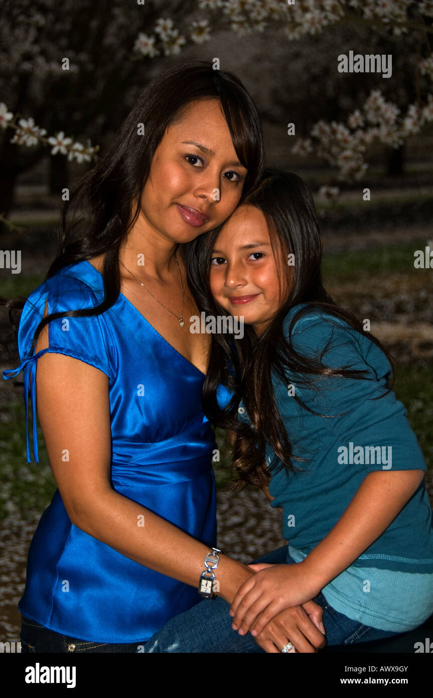 Kids holding hands row happy hi-res stock photography and images - Alamy