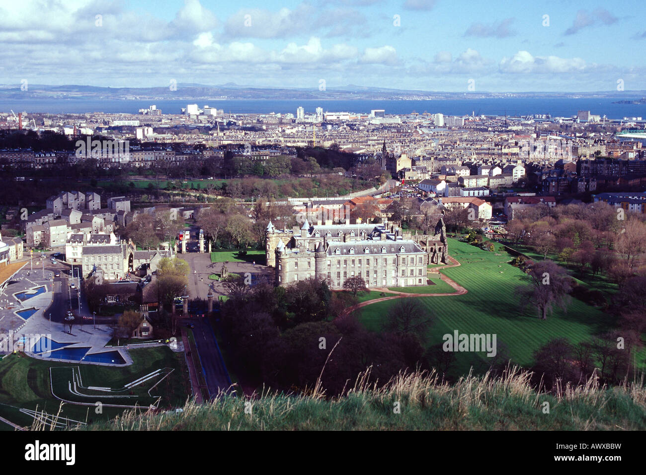 edinburgh city view from salisbury crags holyroodhouse queens scottish residence scotland uk gb Stock Photo