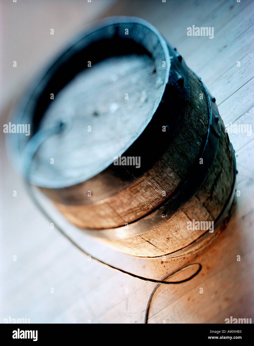 old fashioned keg barrel of gunpowder with fuse Stock Photo Alamy