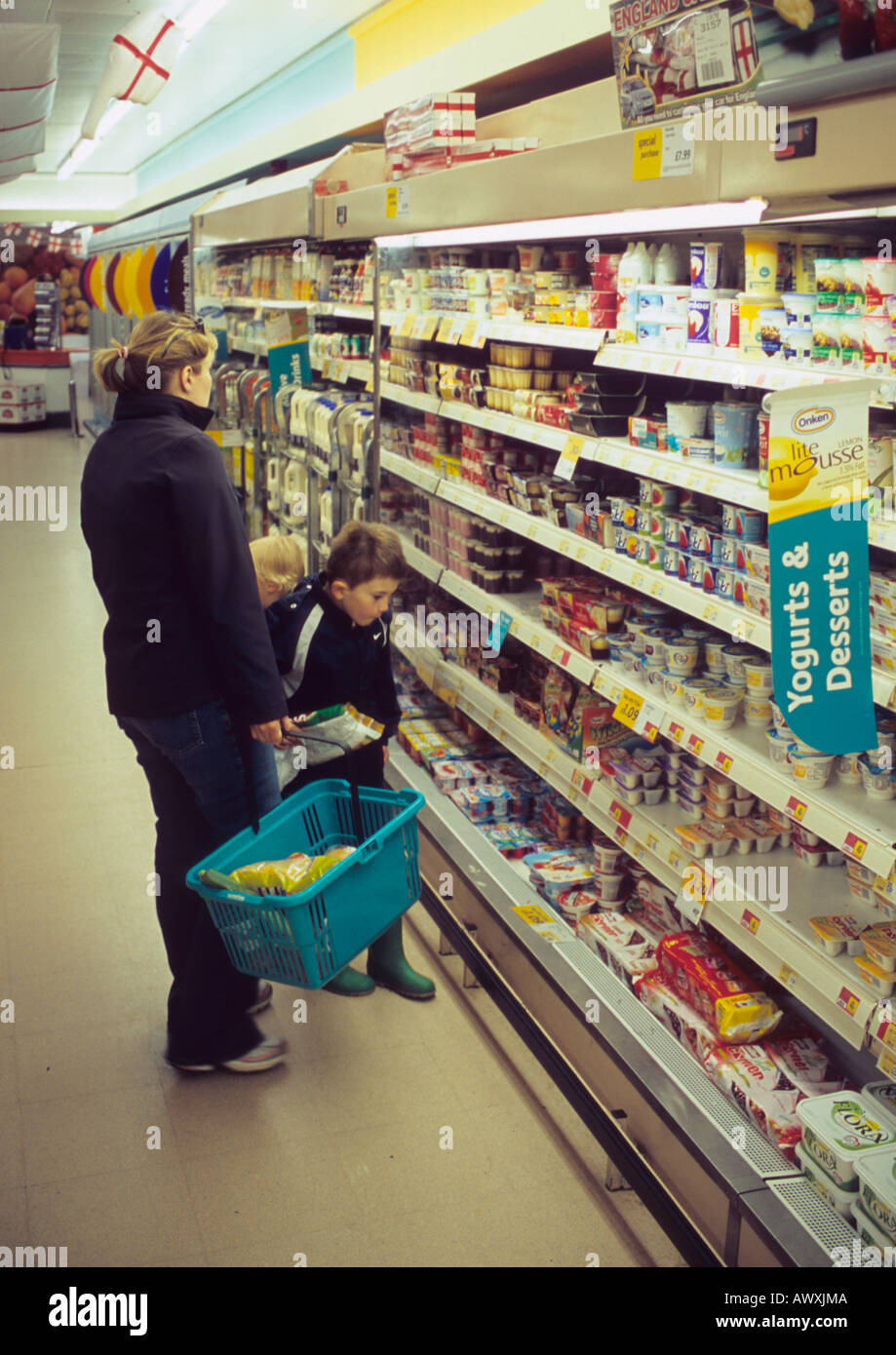 Family Shopping At a Somerfield Supermarket in the Uk Stock Photo