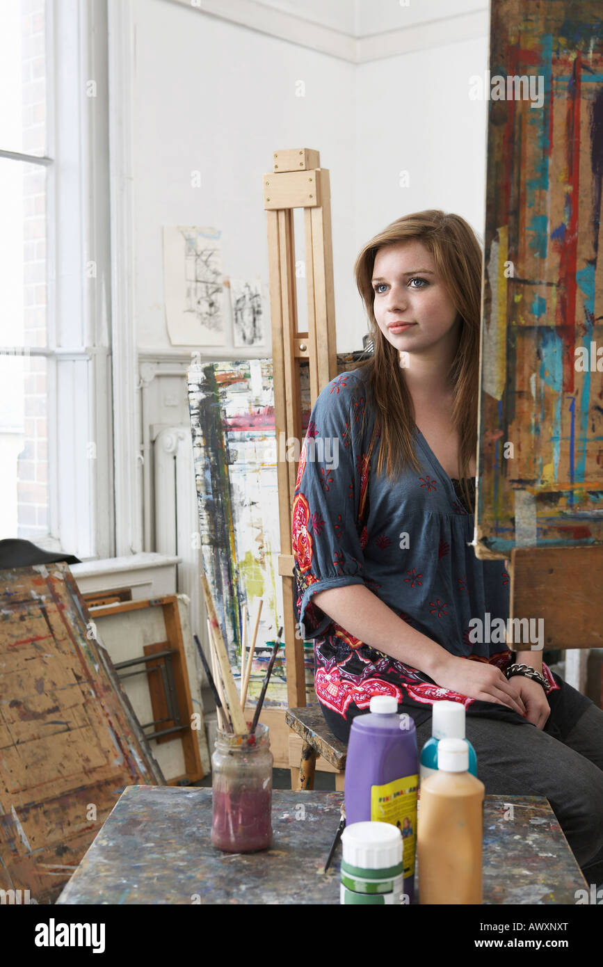 Student of art hi-res stock photography and images - Alamy