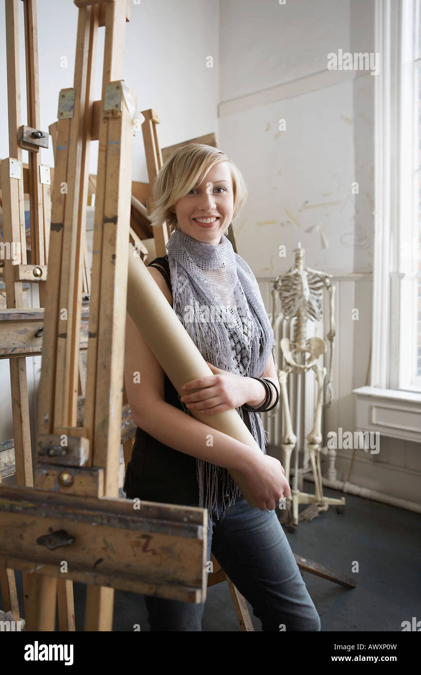 Woman standing in front easel hi-res stock photography and images - Alamy