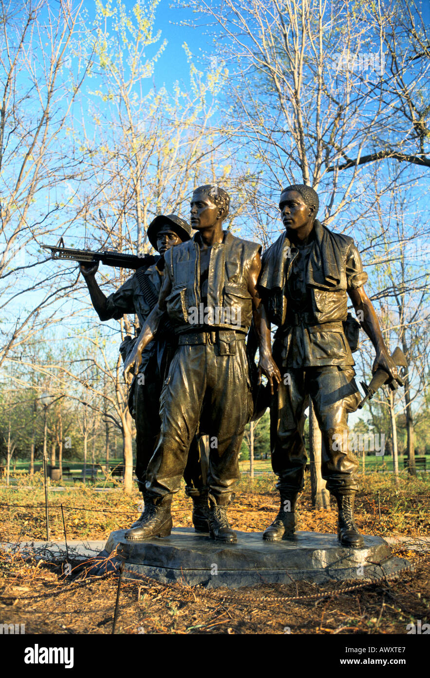 Washington, D.C., USA, The Mall, Vietnam Veterans Memorial, statue of
