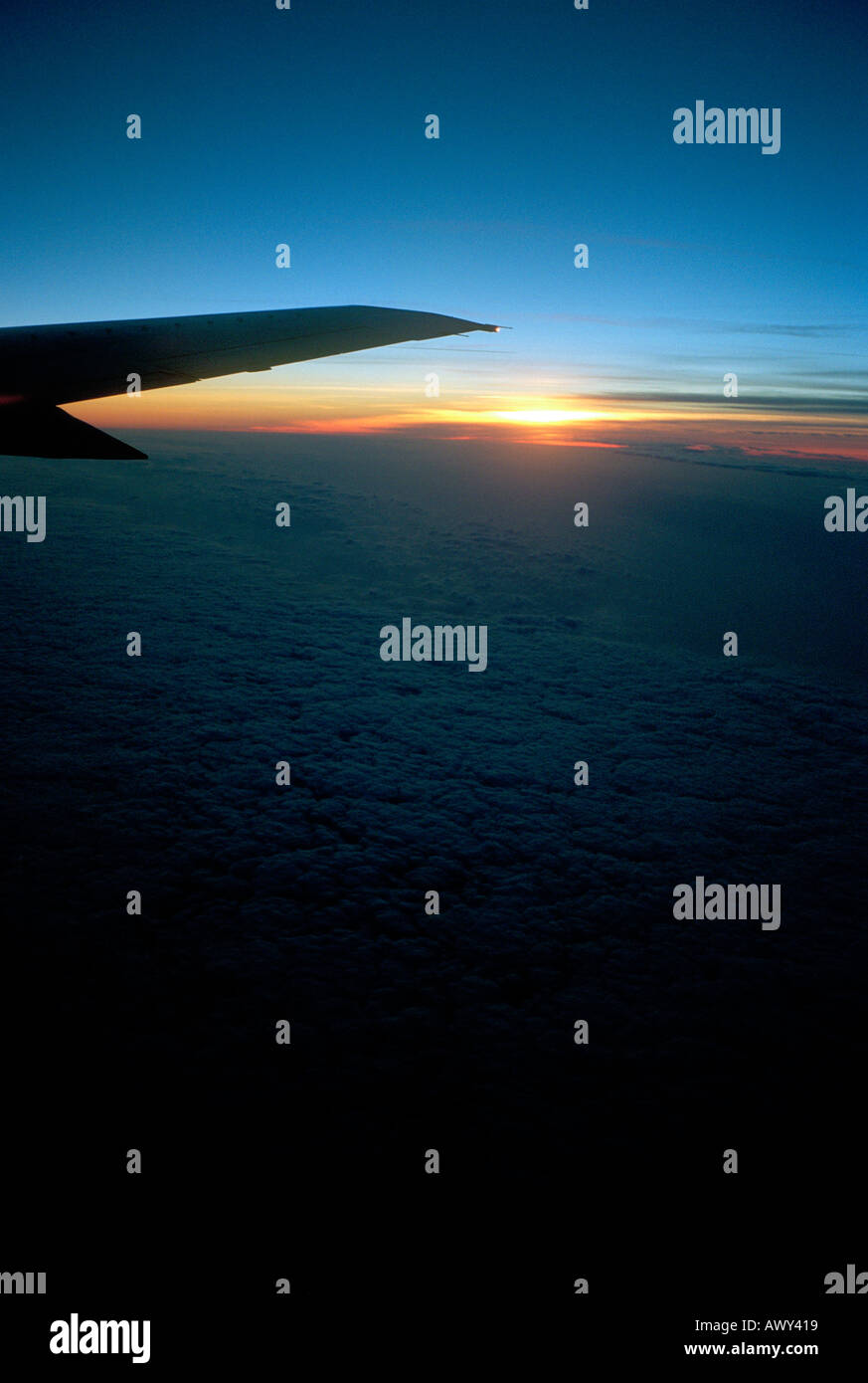 Airplane at sunrise hi-res stock photography and images - Alamy