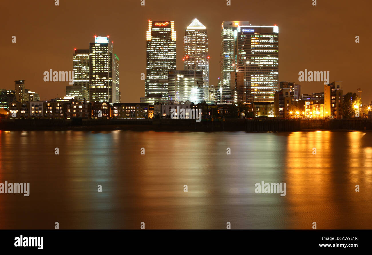 Canary Wharf in London England at night Stock Photo - Alamy