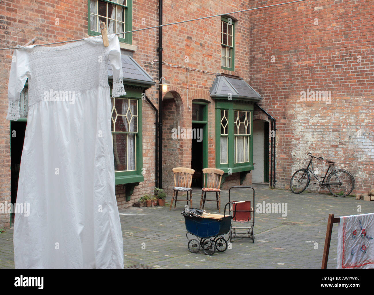 Birmingham 1900s poverty hi-res stock photography and images - Alamy