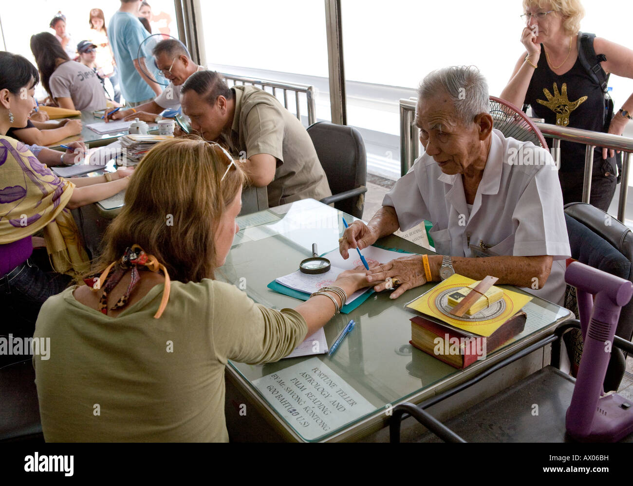 Fortune teller bangkok thailand hires stock photography and images Alamy