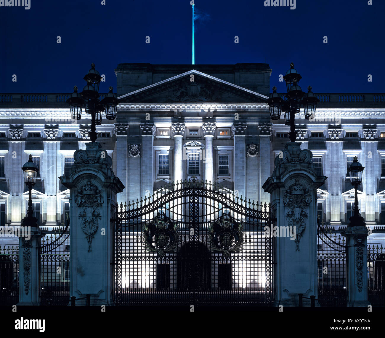 BUCKINGHAM PALACE, LONDON, UK Stock Photo - Alamy