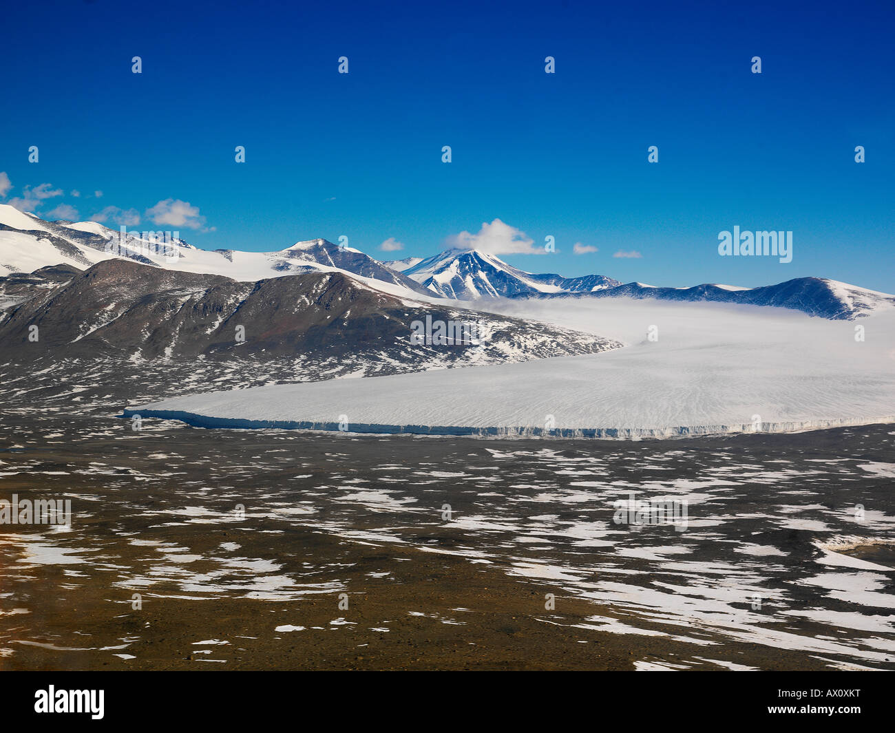 Taylor Valley and the Commonwealth Glacier seen en route to the McMurdo Dry Valleys, Antarctica Stock Photo