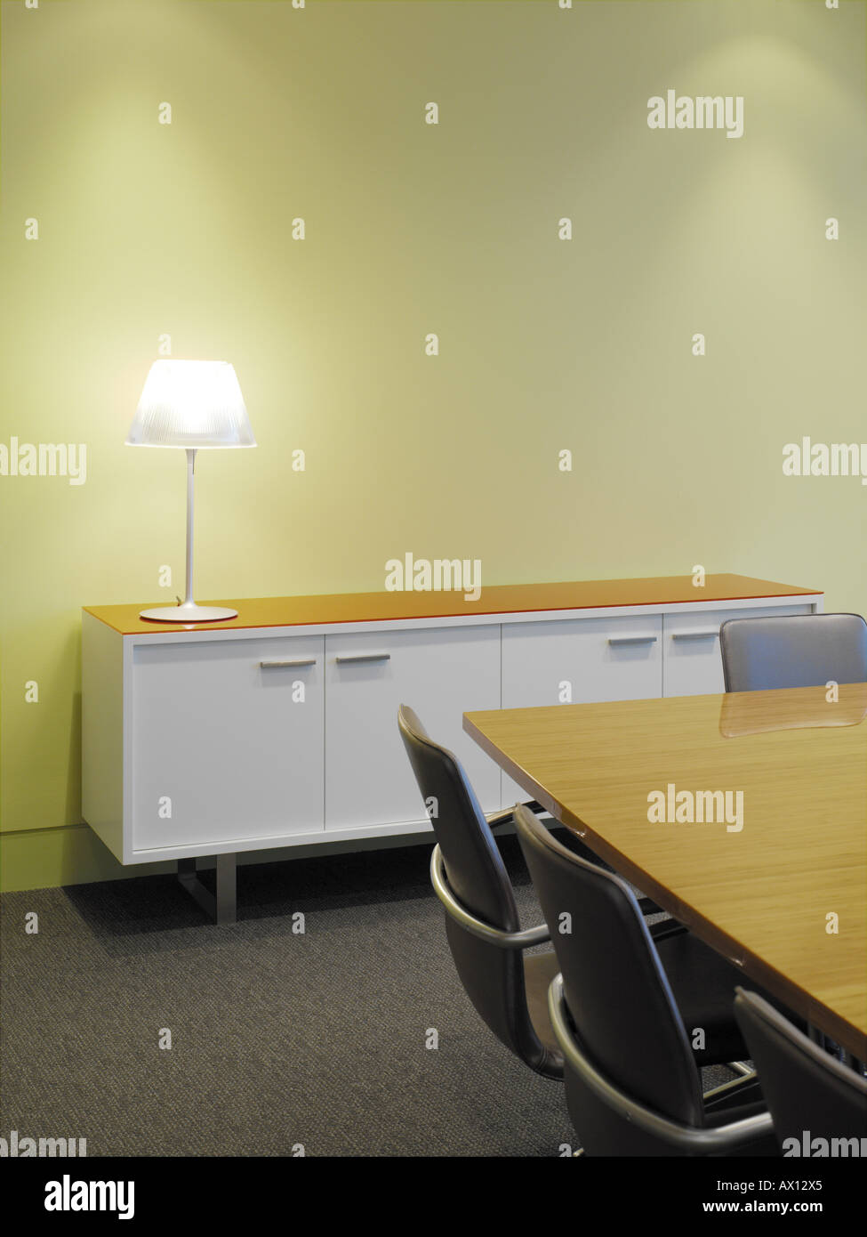 Uk cabinet meeting room hi-res stock photography and images - Alamy