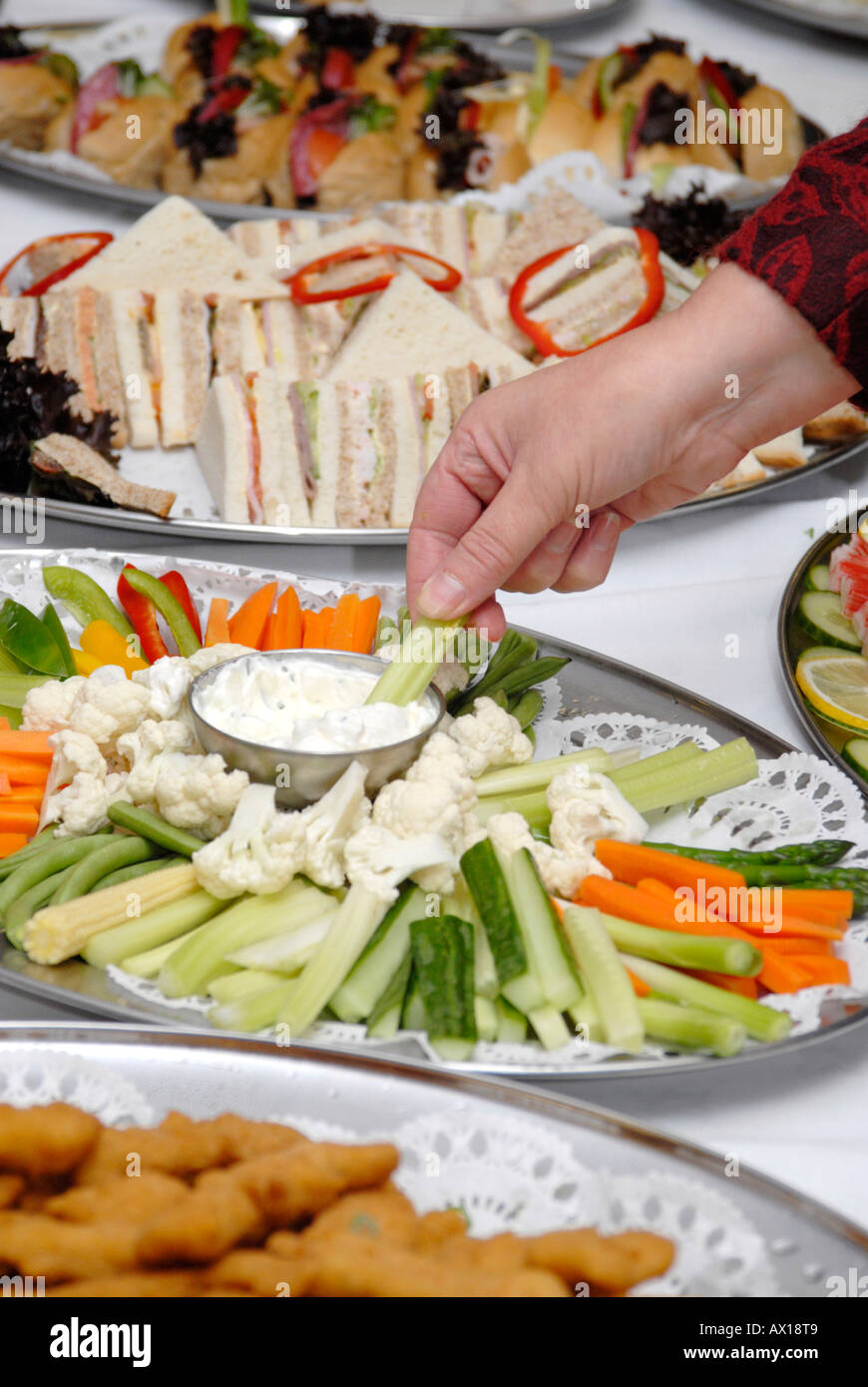 buffet table food Stock Photo - Alamy