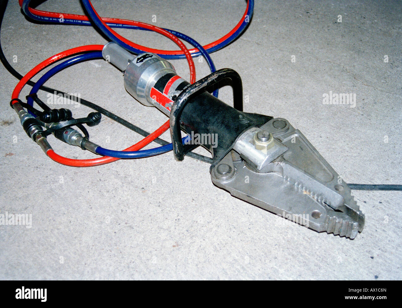 Hydraulic rescue tool hi-res stock photography and images - Alamy