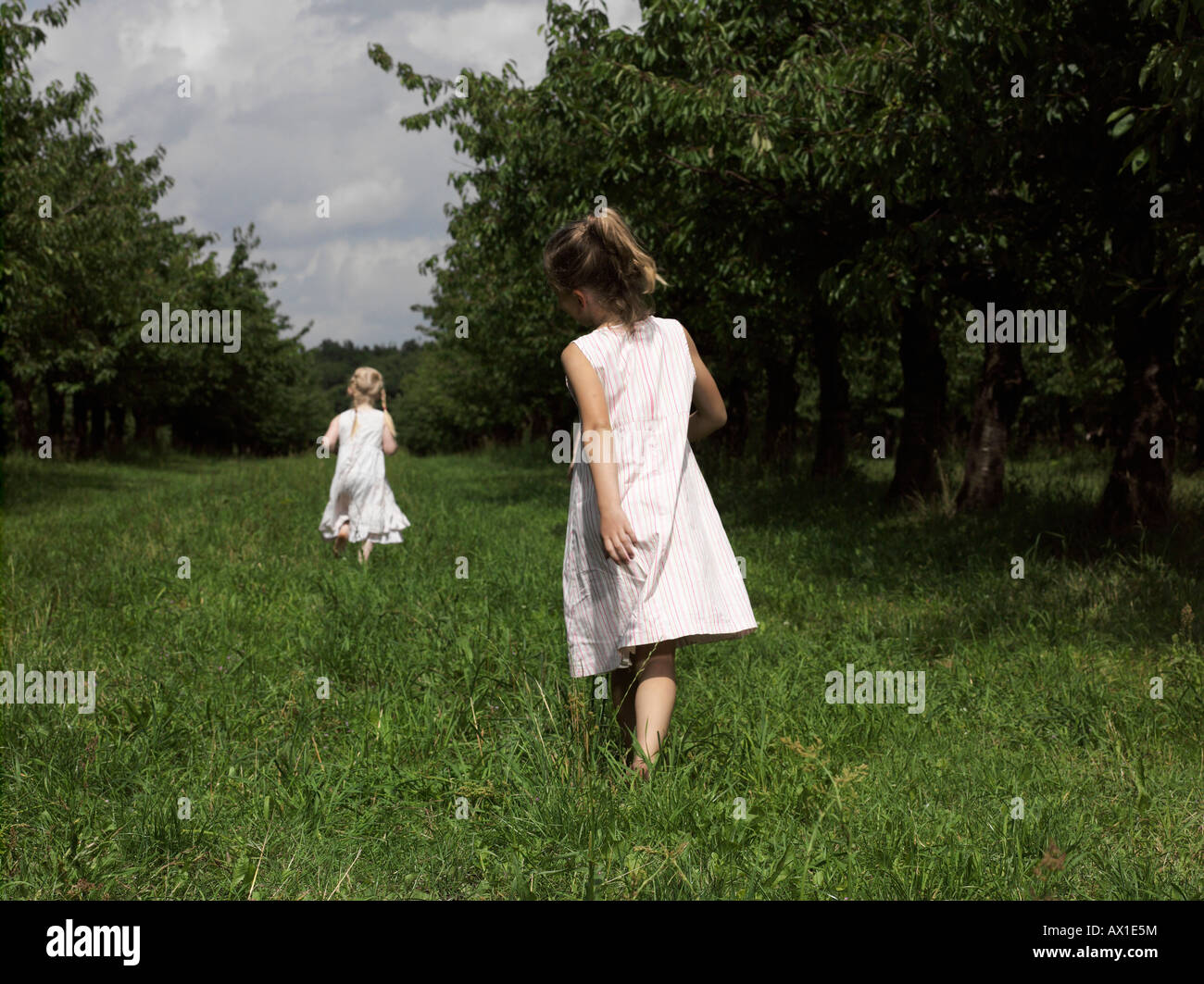 Two unknown girls hi-res stock photography and images - Alamy