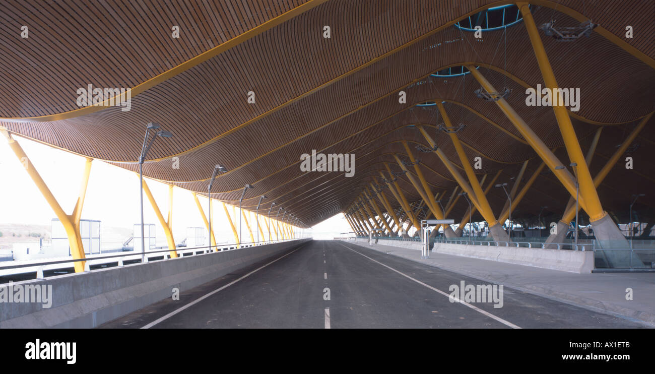 MADRID BARAJAS AIRPORT TERMINAL 4, MADRID, SPAIN Stock Photo Alamy