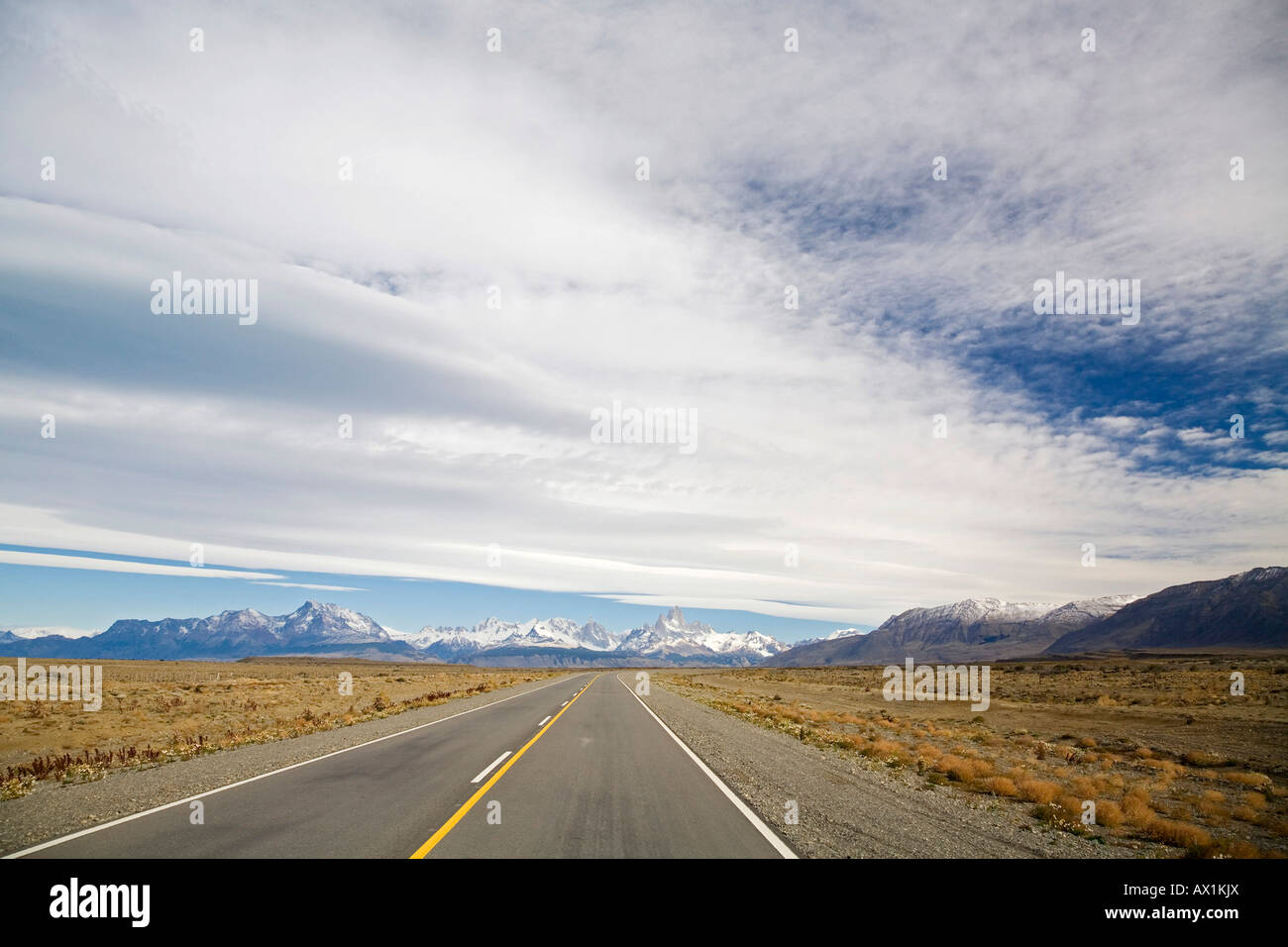 Street to the Fitz Roy massiv, Argentina, Patagonia, South America Stock Photo