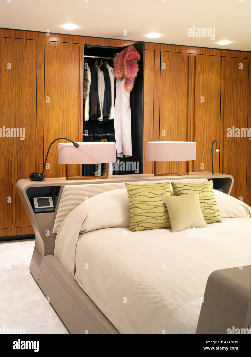 View of PENTHOUSE FLAT, LONDON, UK Stock Photo - Alamy