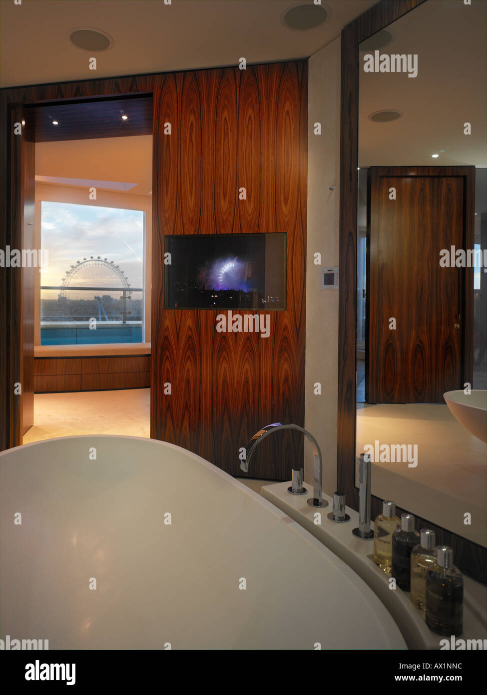 View of PENTHOUSE FLAT, LONDON, UK Stock Photo - Alamy