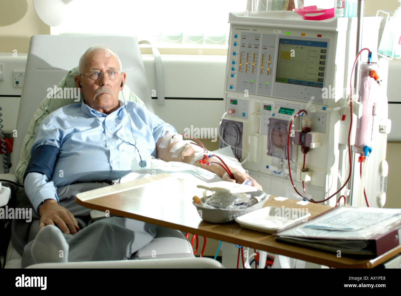 Patient receiving Haemodialysis Stock Photo - Alamy