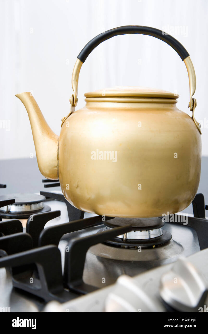 A kettle on a hob Stock Photo Alamy