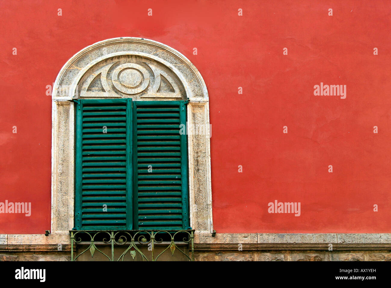 House window in Tuscany, Italy, Europe Stock Photo - Alamy