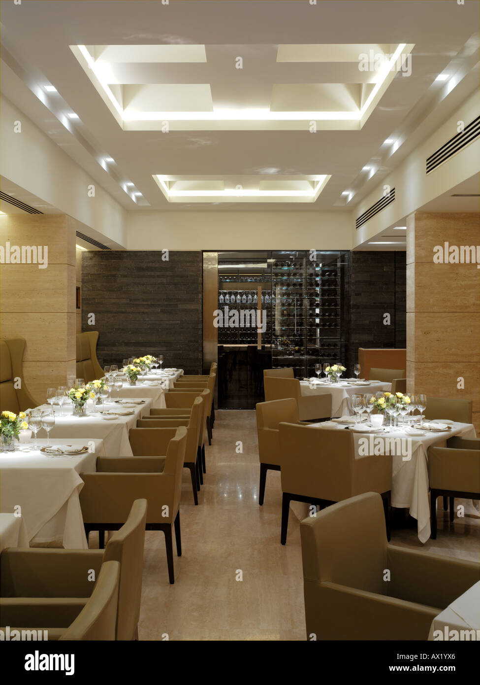 360 RESTAURANT AT OBEROI HOTEL, NEW DELHI, INDIA Stock Photo Alamy