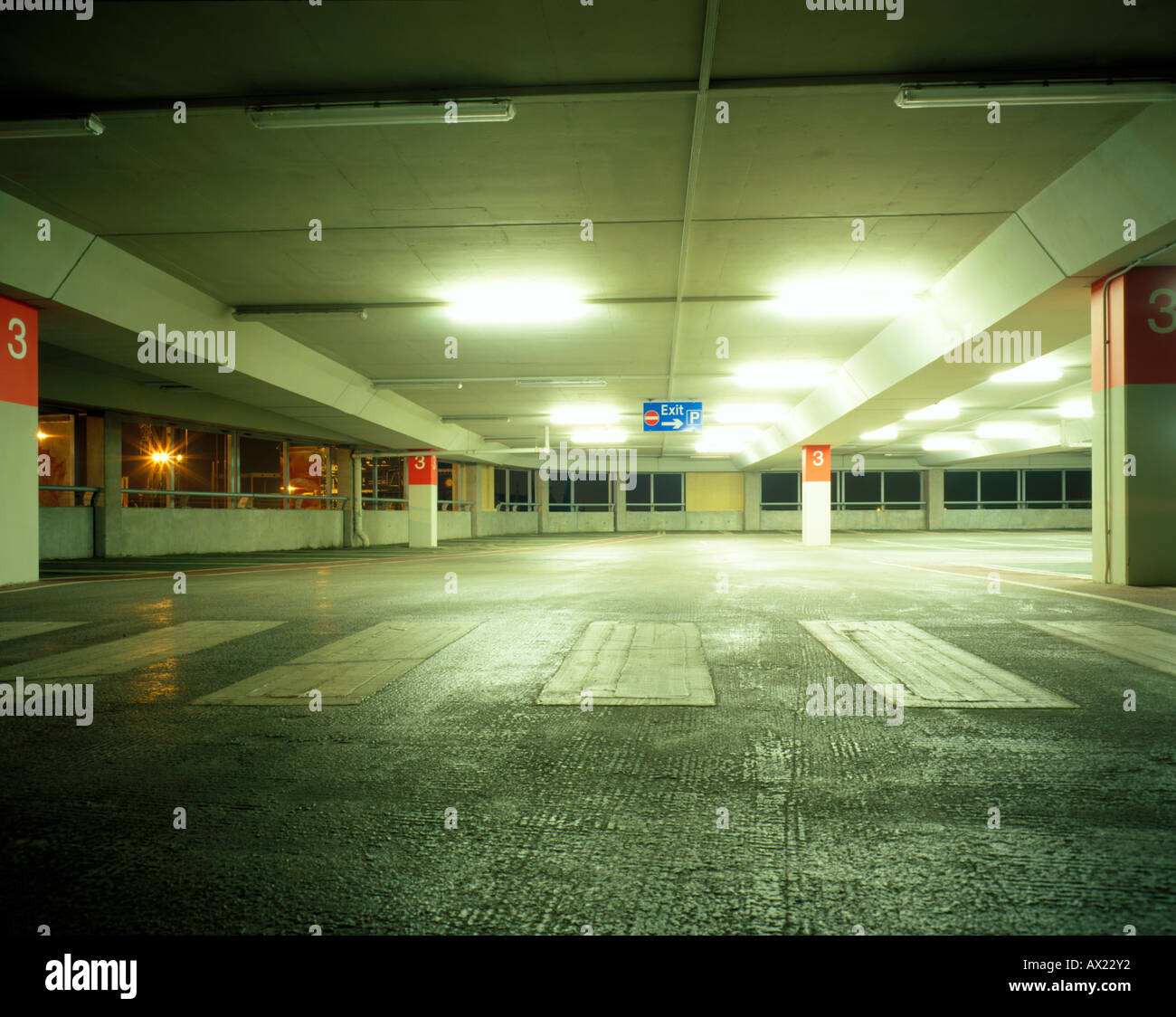 Birmingham shopping centre car park hires stock photography and images