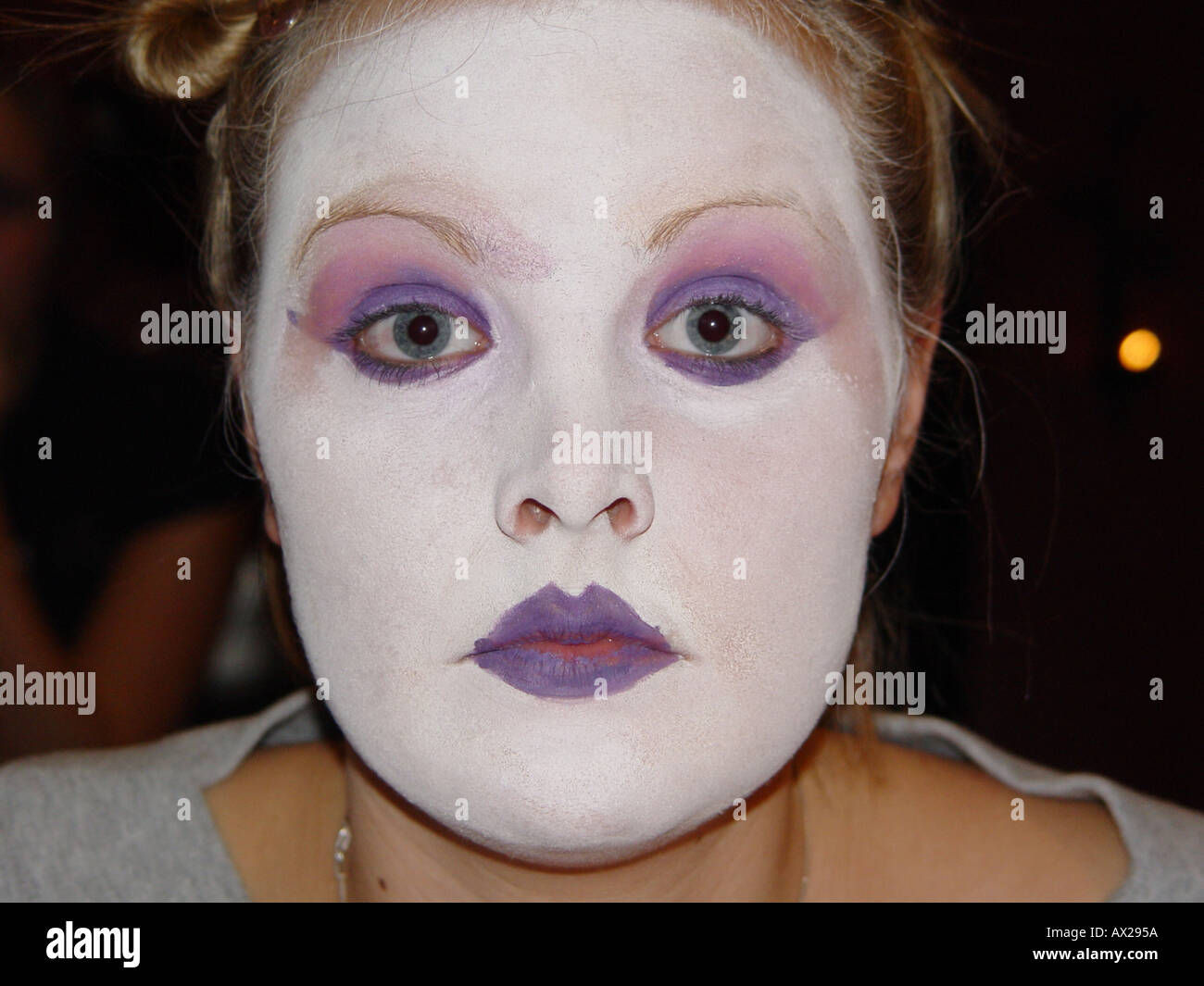 White face theatrical makeup hi-res stock photography and images - Alamy
