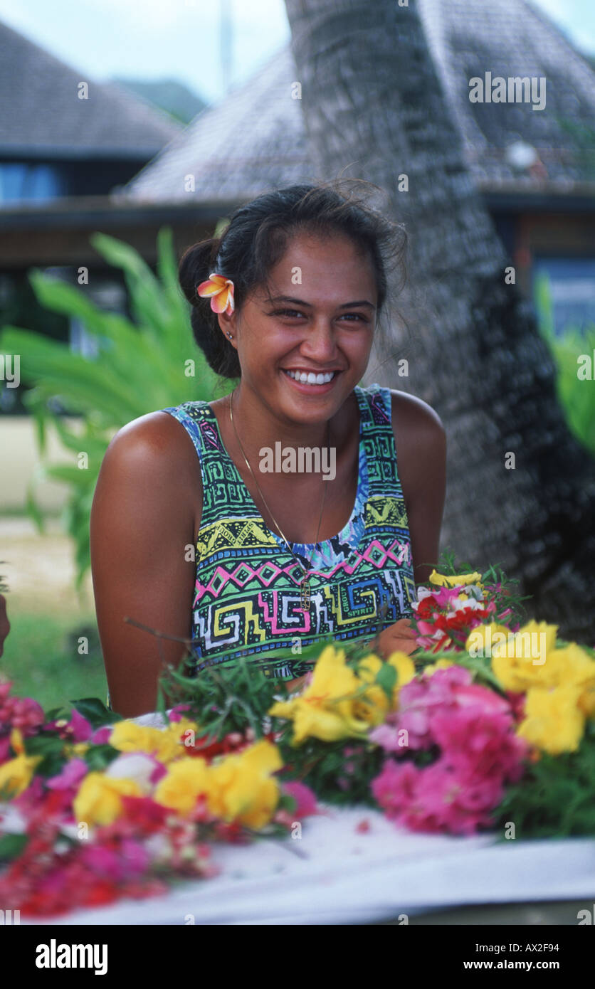 Traditional cook islands lei hi-res stock photography and images - Alamy
