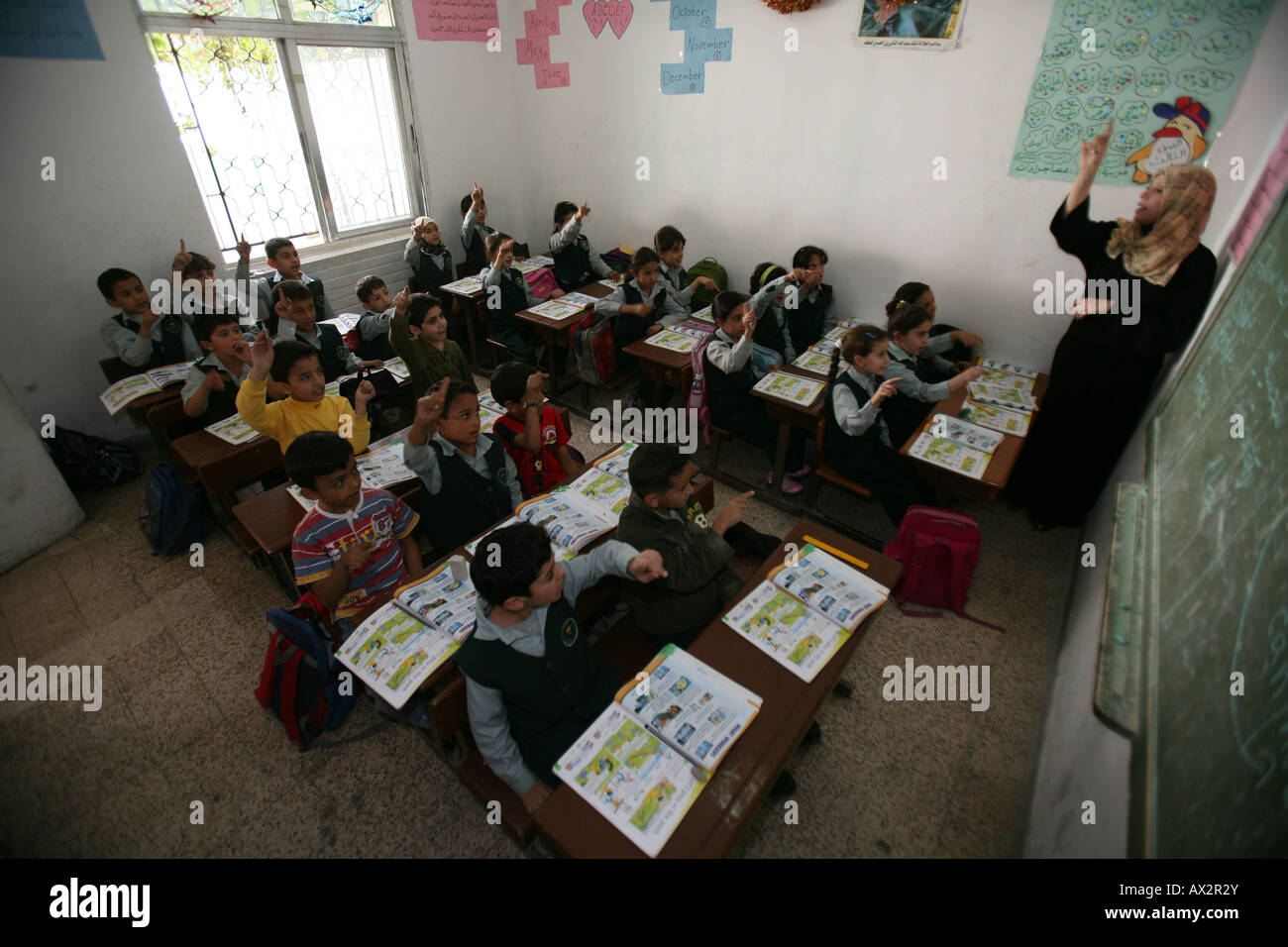Crowded Children Classroom High Resolution Stock Photography and Images ...