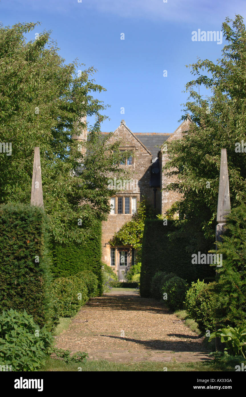 Hedge farm june hires stock photography and images Alamy