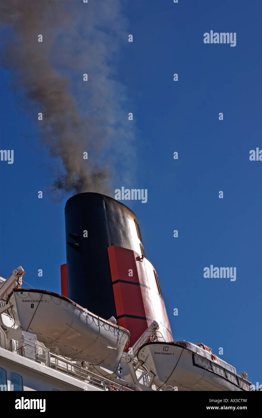 Funnel smoke hires stock photography and images Alamy