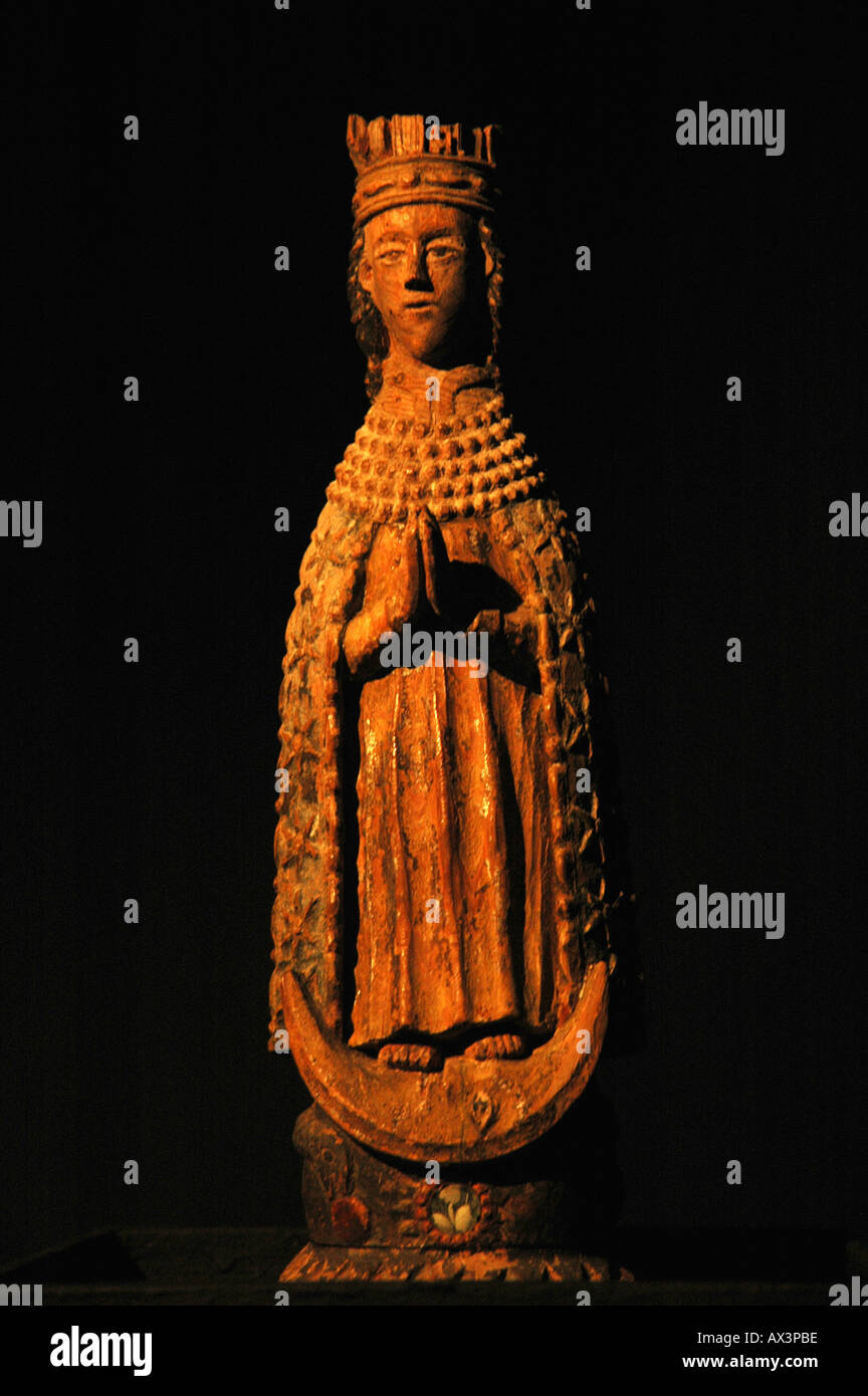 Carved Wooden Statue Virgin Mary High Resolution Stock Photography and ...